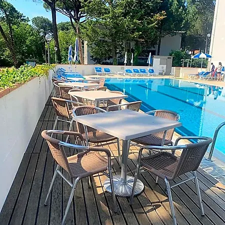 G&d Deanna Pool&brunch 4*