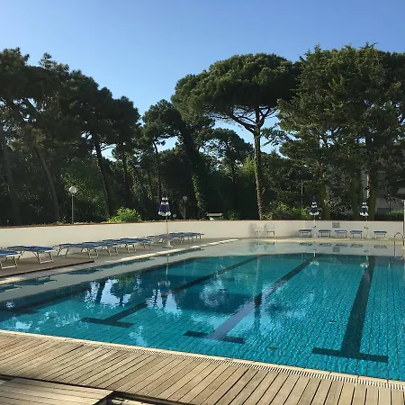 G&d Deanna Pool&brunch